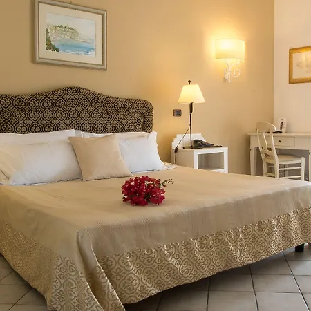 Enrica - Aeolian Charme Отель